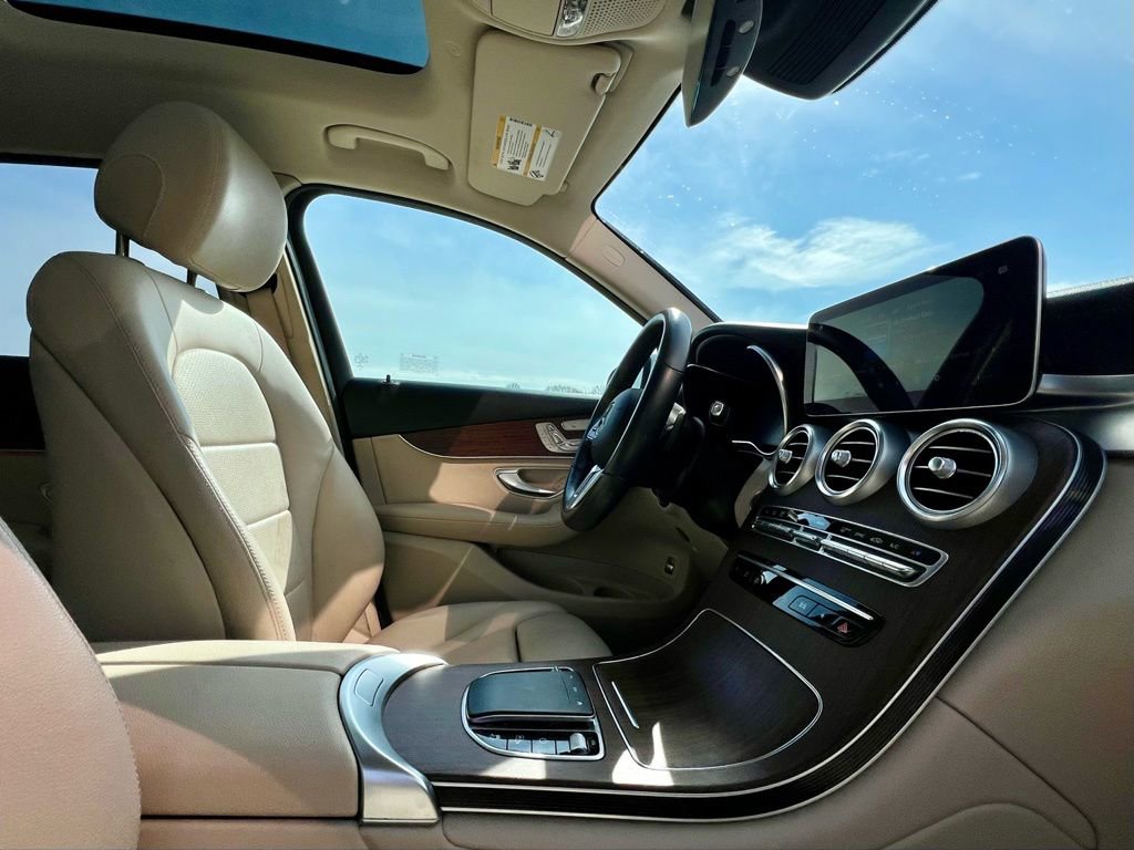 Used 2022 Mercedes-Benz GLC 300 4MATIC image 10