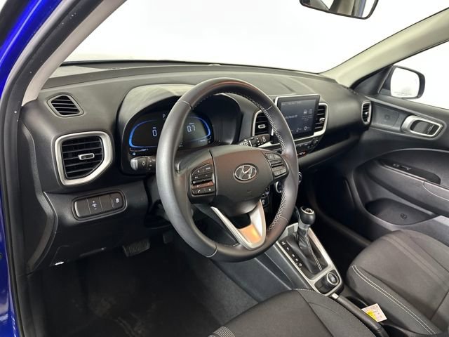 Used 2024 Hyundai Venue SEL image 13