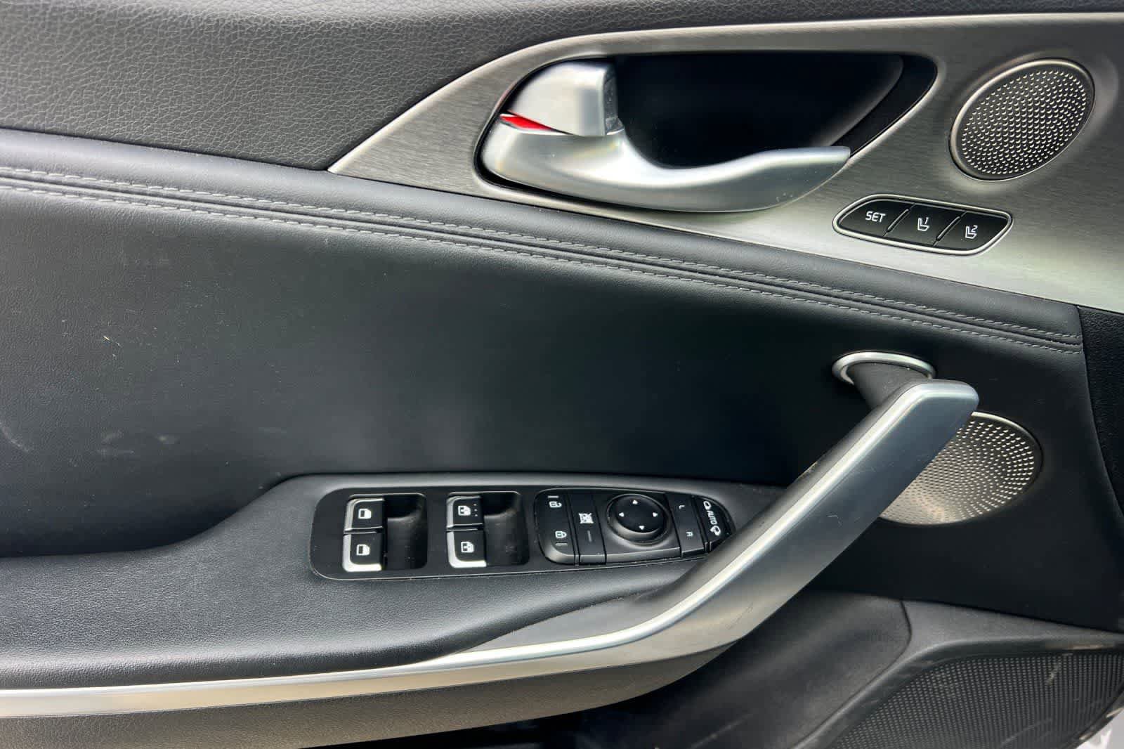 Used 2018 Kia Stinger GT1 image 15