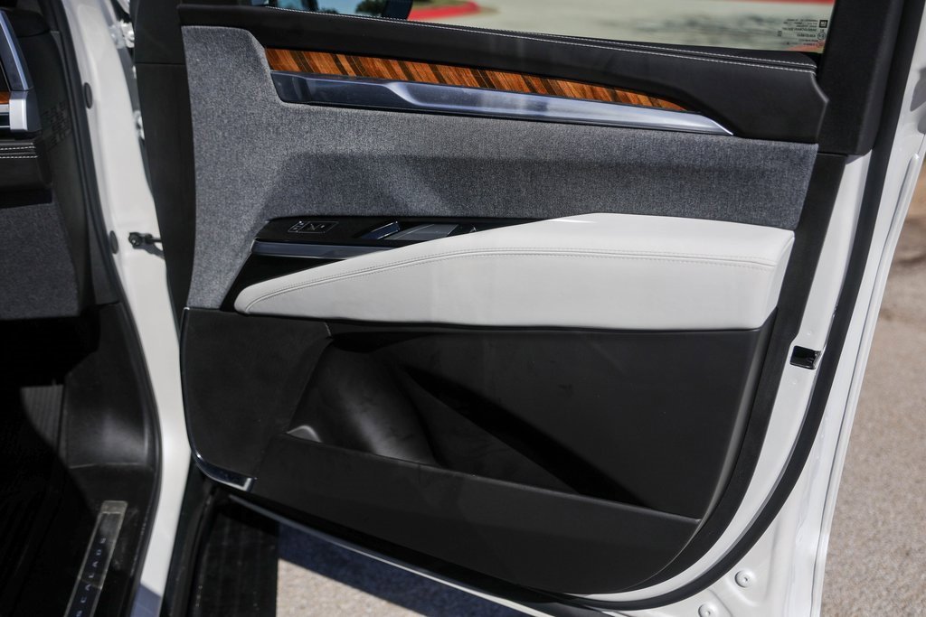 Certified 2025 Cadillac Escalade ESV Sport Platinum image 29