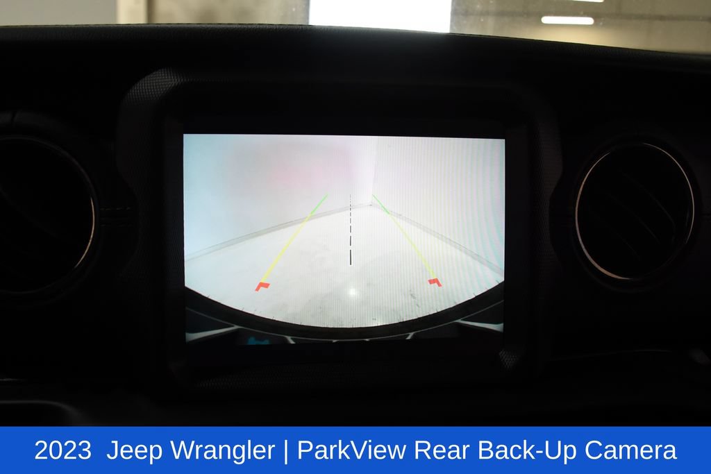 Used 2023 Jeep Wrangler Unlimited Sahara AWD/4WD image 21
