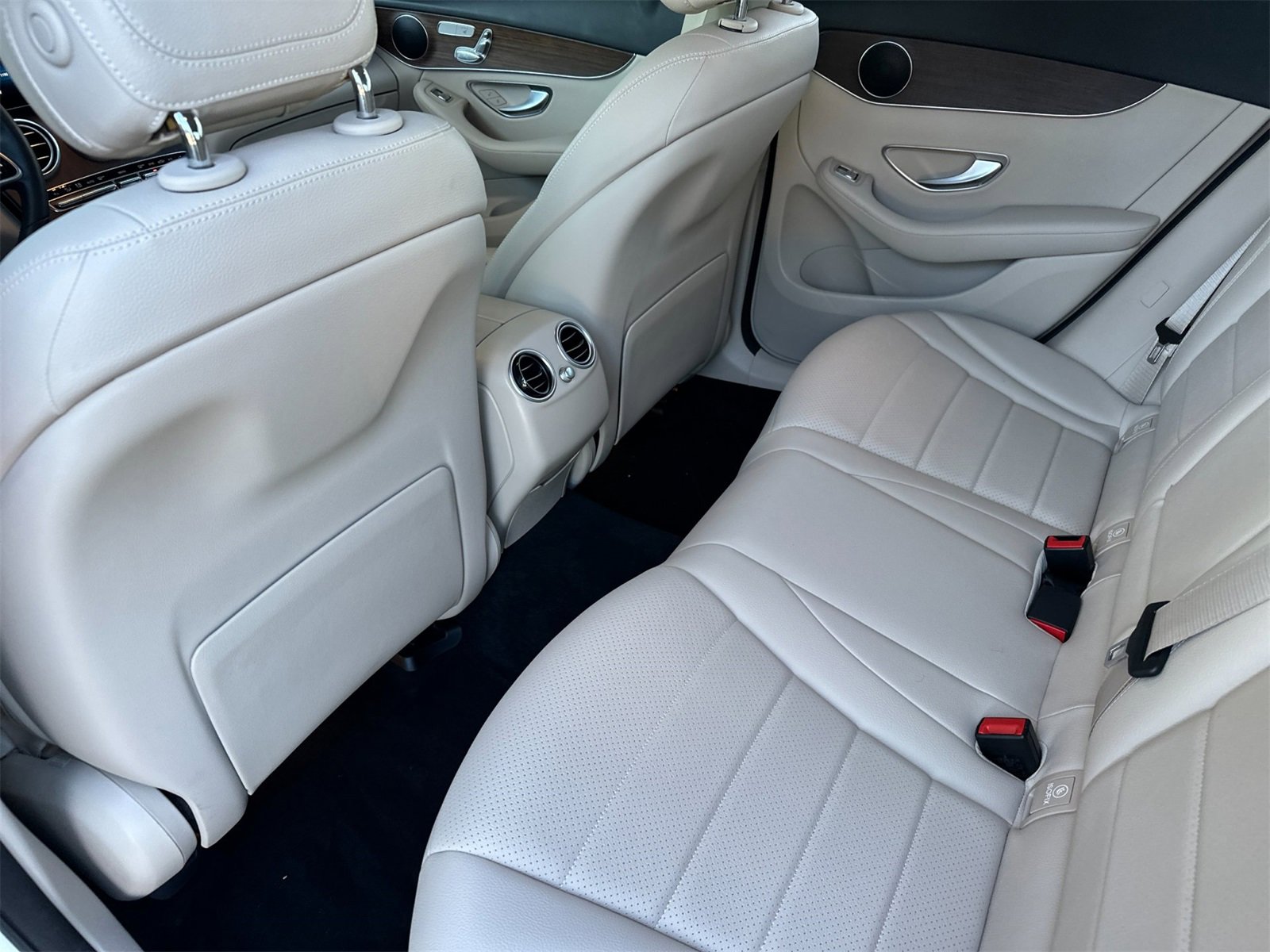 Certified 2022 Mercedes-Benz GLC 300 4MATIC w/ Premium Package Lite image 13