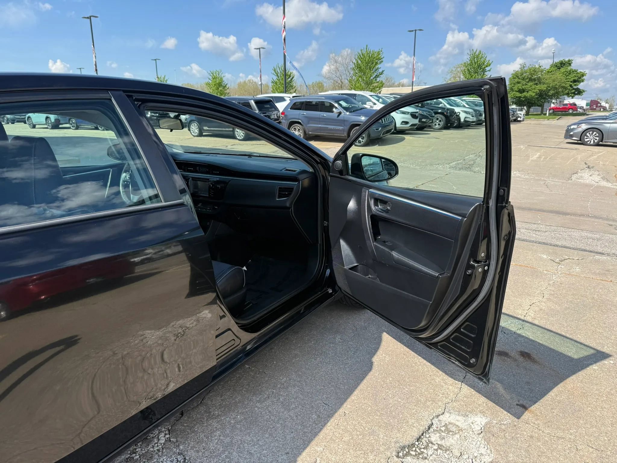 Used 2015 Toyota Corolla S FWD image 22