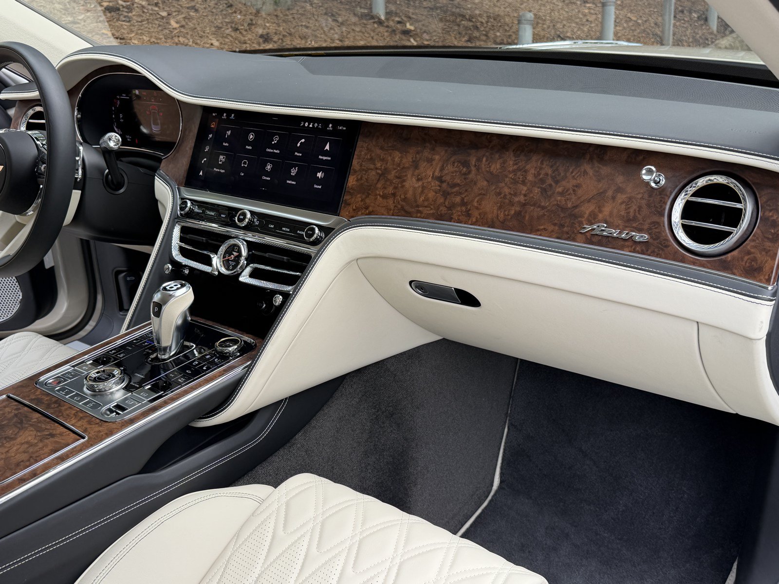 Used 2026 Bentley Flying Spur Azure AWD/4WD image 2