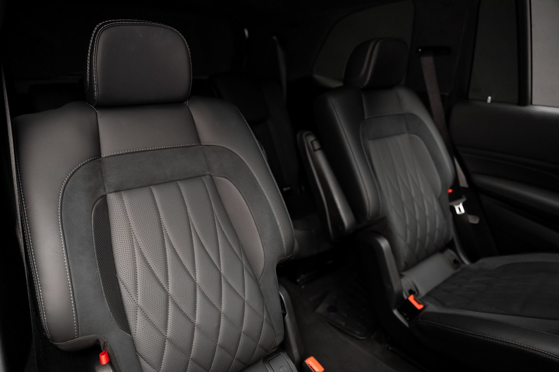 Used 2024 Mercedes-Benz GLS 63 AMG 4MATIC w/ Acoustic Comfort Package image 72