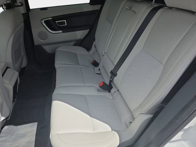 Used 2019 Land Rover Discovery Sport SE image 17