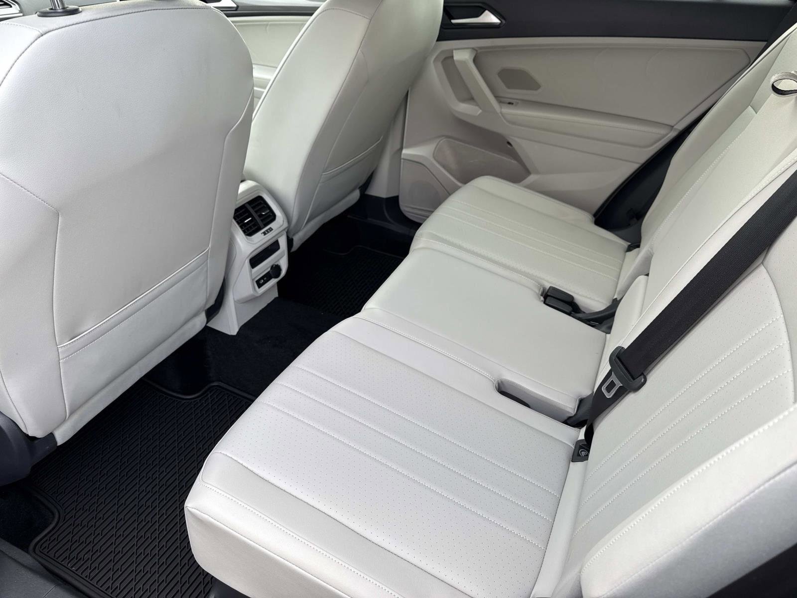 Certified 2022 Volkswagen Tiguan SE image 14