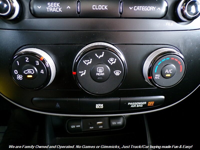 Used 2015 Kia Soul + FWD image 37