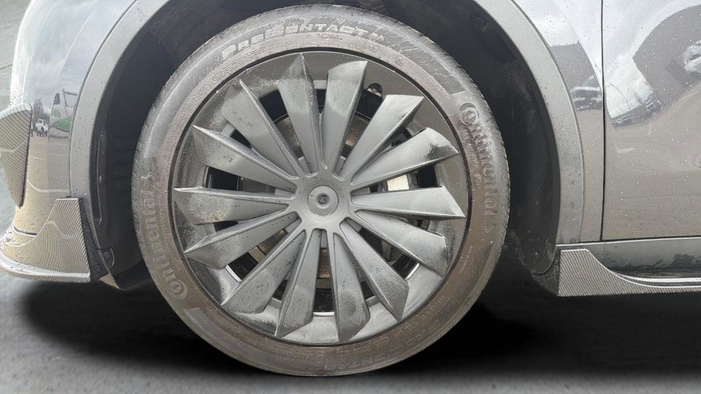 Used 2025 Tesla Model Y Long Range image 14