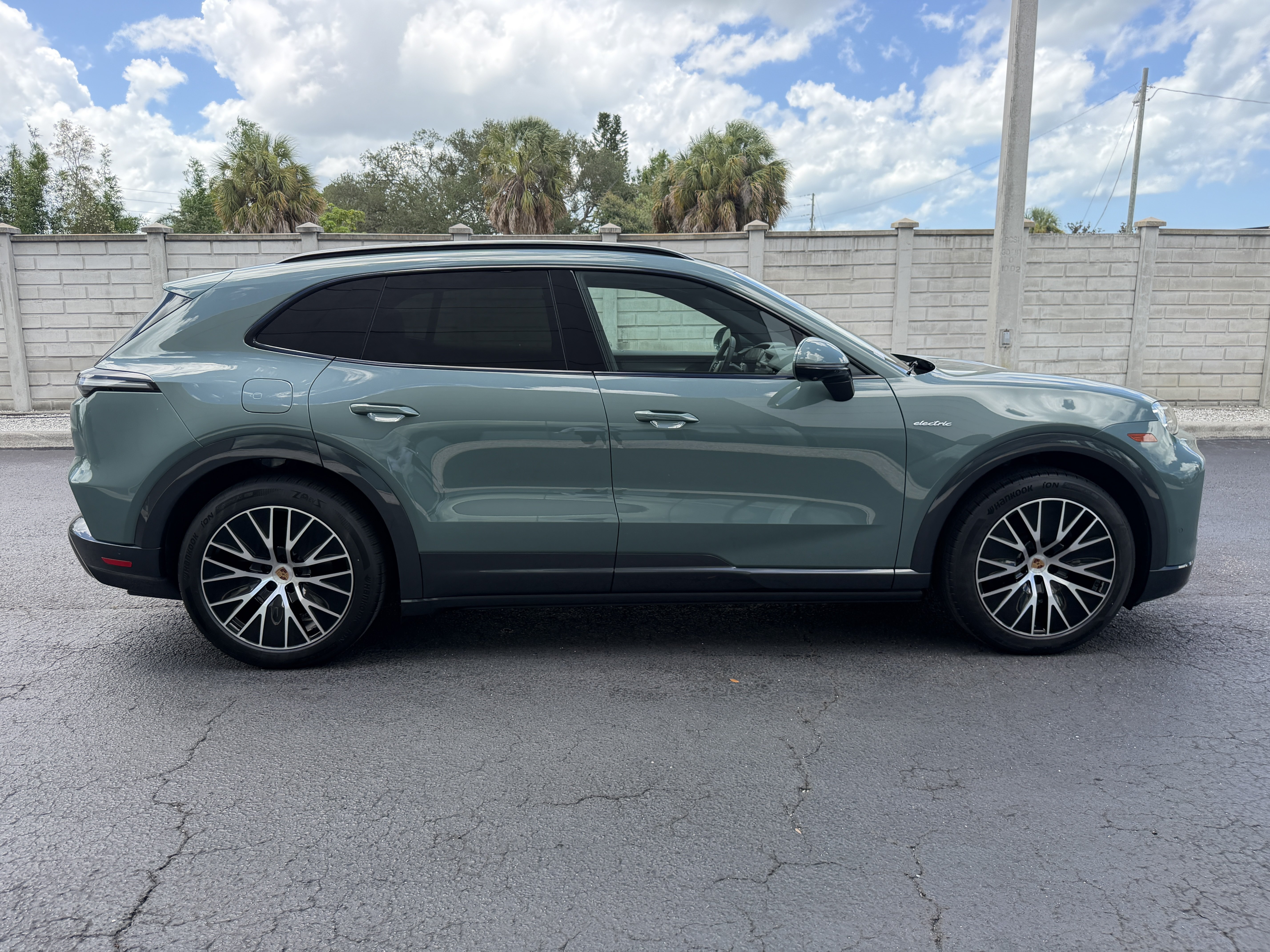 New 2026 Porsche Cayenne Electric AWD/4WD image 7