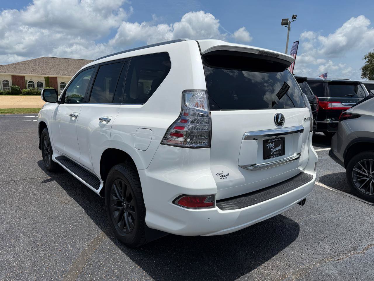 Used 2020 Lexus GX 460 Premium w/ Premium Package AWD/4WD image 6