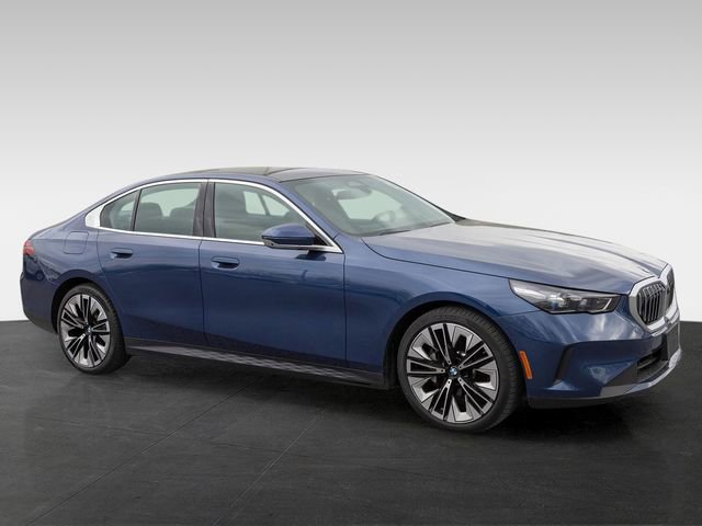 Certified 2024 BMW 530i xDrive w/ Premium Package image 12