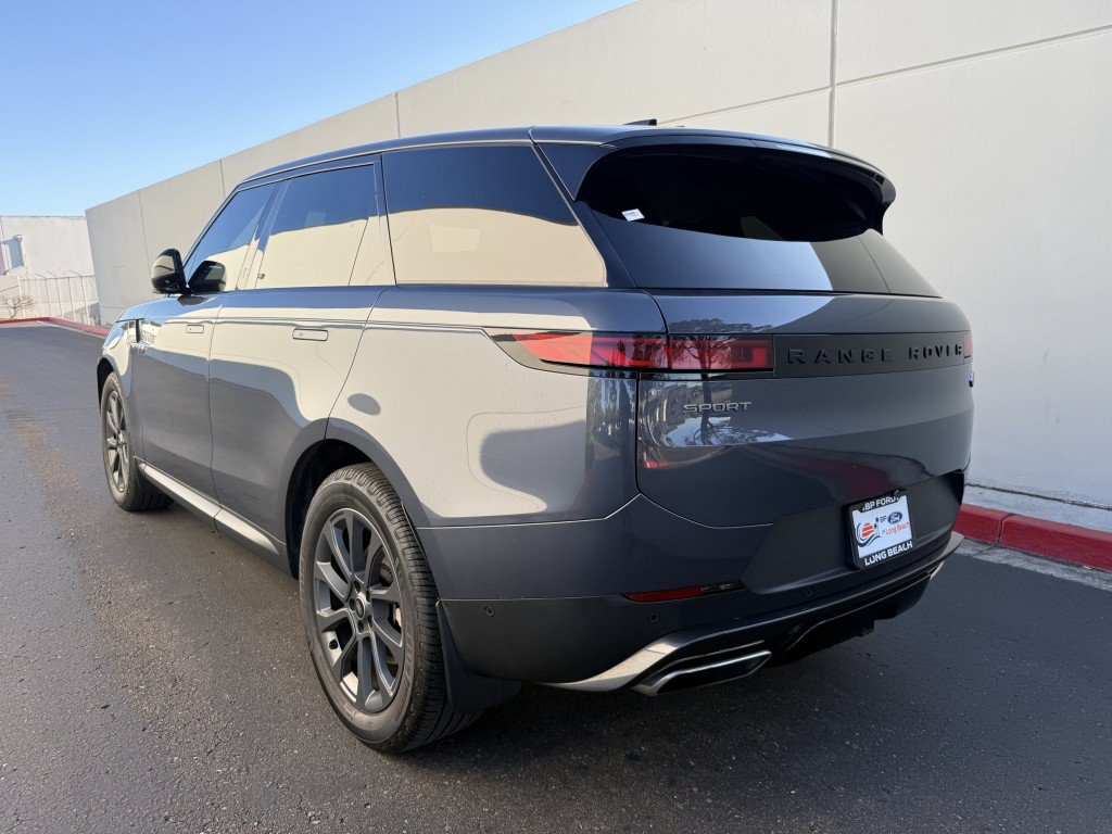 Used 2023 Land Rover Range Rover Sport SE AWD/4WD image 4