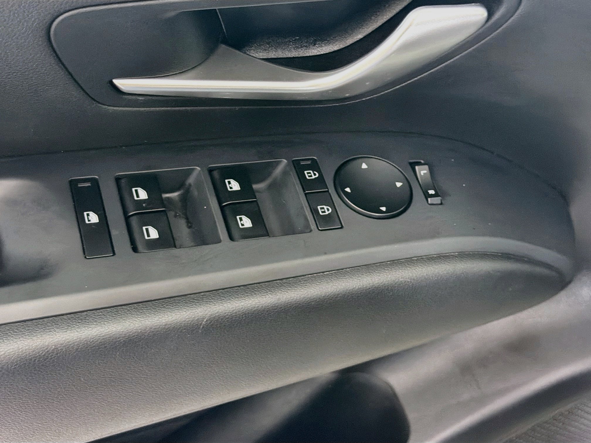 Used 2025 Hyundai Santa Cruz SEL FWD image 15