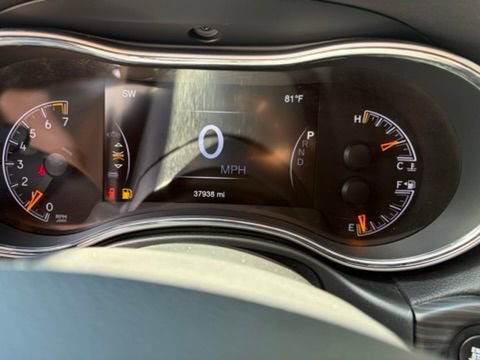 Used 2021 Jeep Grand Cherokee Limited w/ Luxury Group II AWD/4WD image 16