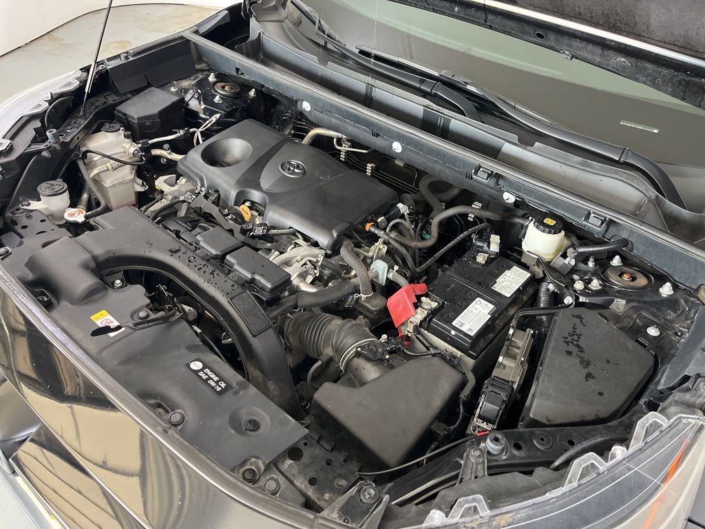 Used 2021 Toyota RAV4 XLE image 11