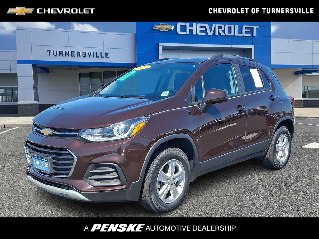 Certified 2022 Chevrolet Trax LT w/ LT Convenience Package AWD/4WD image 1