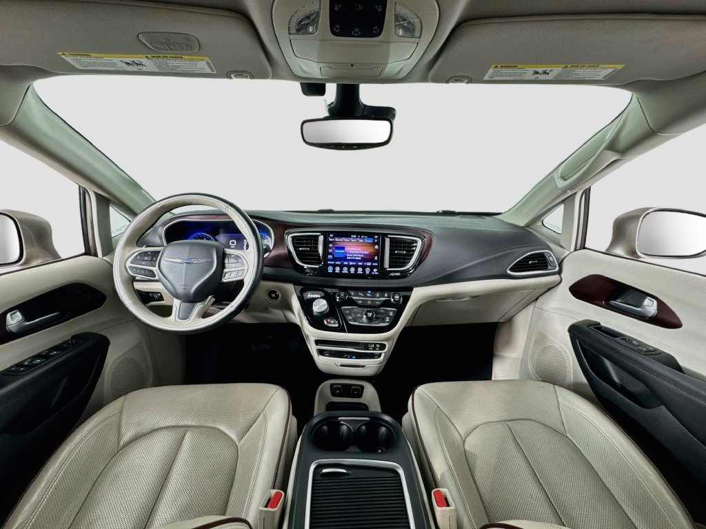 Used 2017 Chrysler Pacifica Limited FWD image 17
