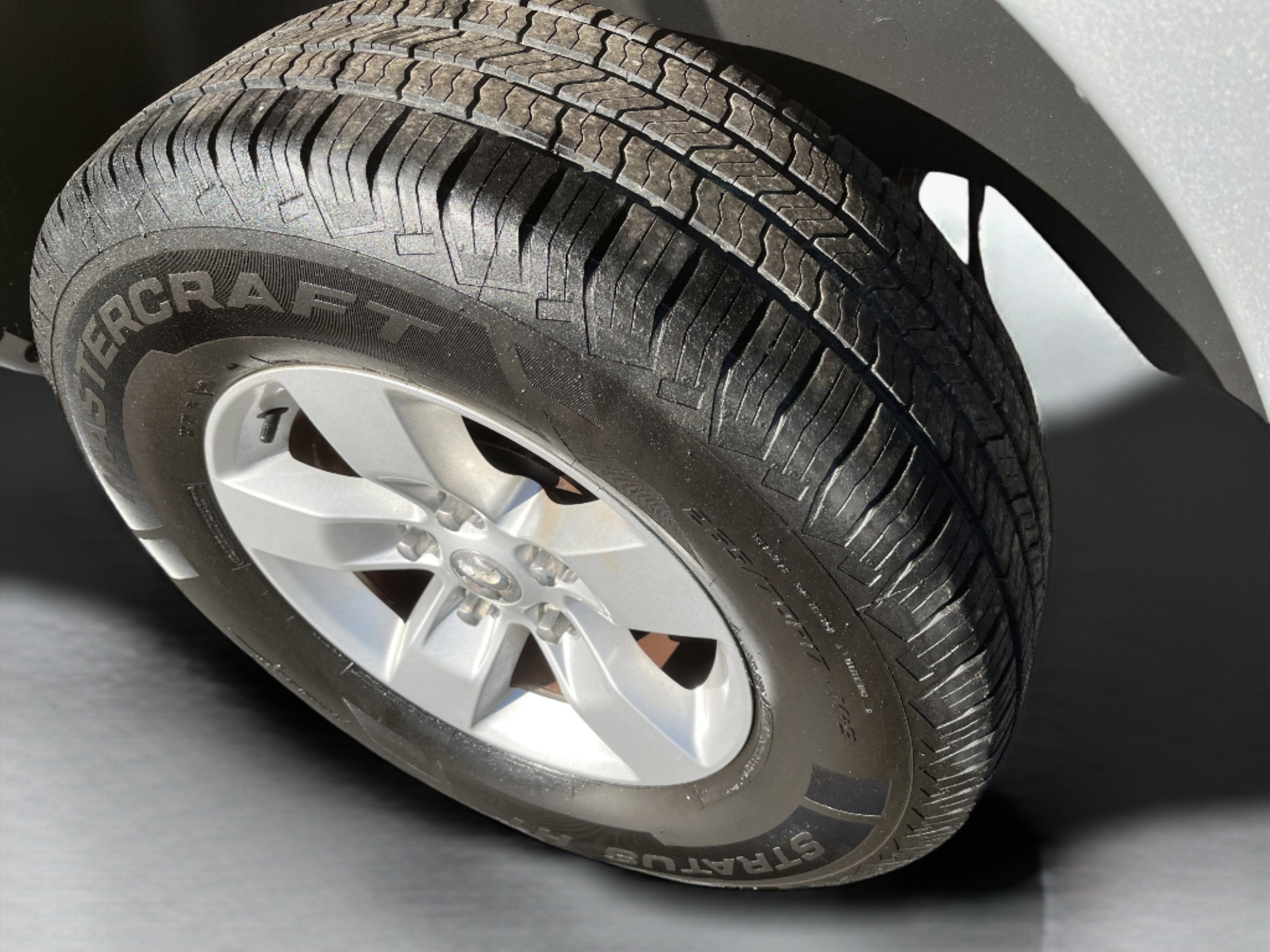 Used 2015 RAM 1500 Classic SLT image 8