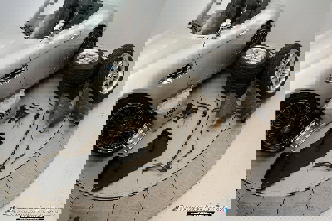 Used 2002 BMW Z8 image 98