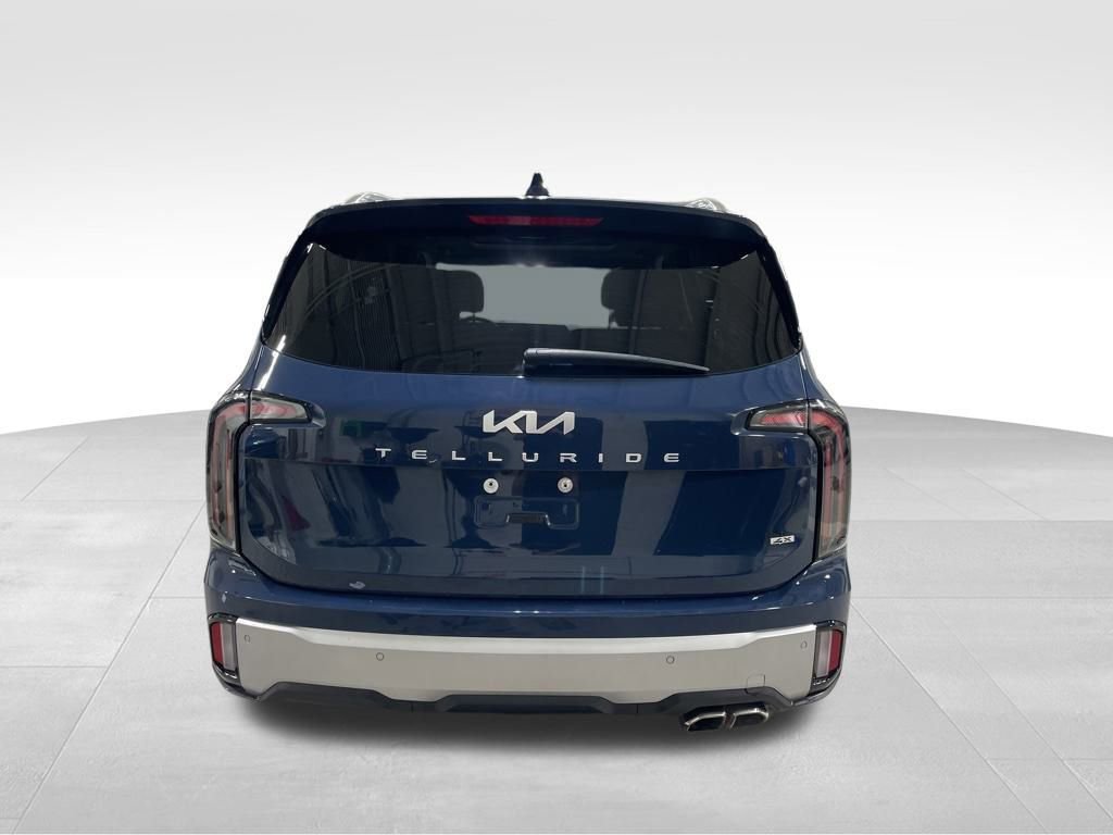 Used 2024 Kia Telluride EX w/ EX Captain's Chair Package image 37