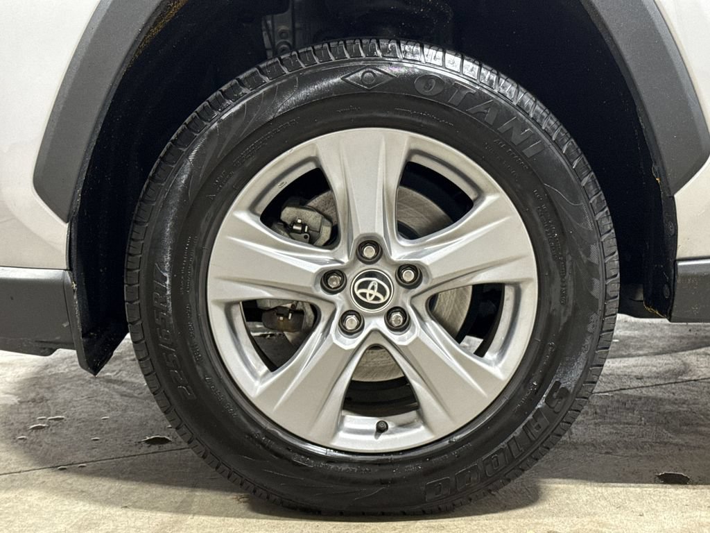 Used 2024 Toyota RAV4 XLE FWD image 26