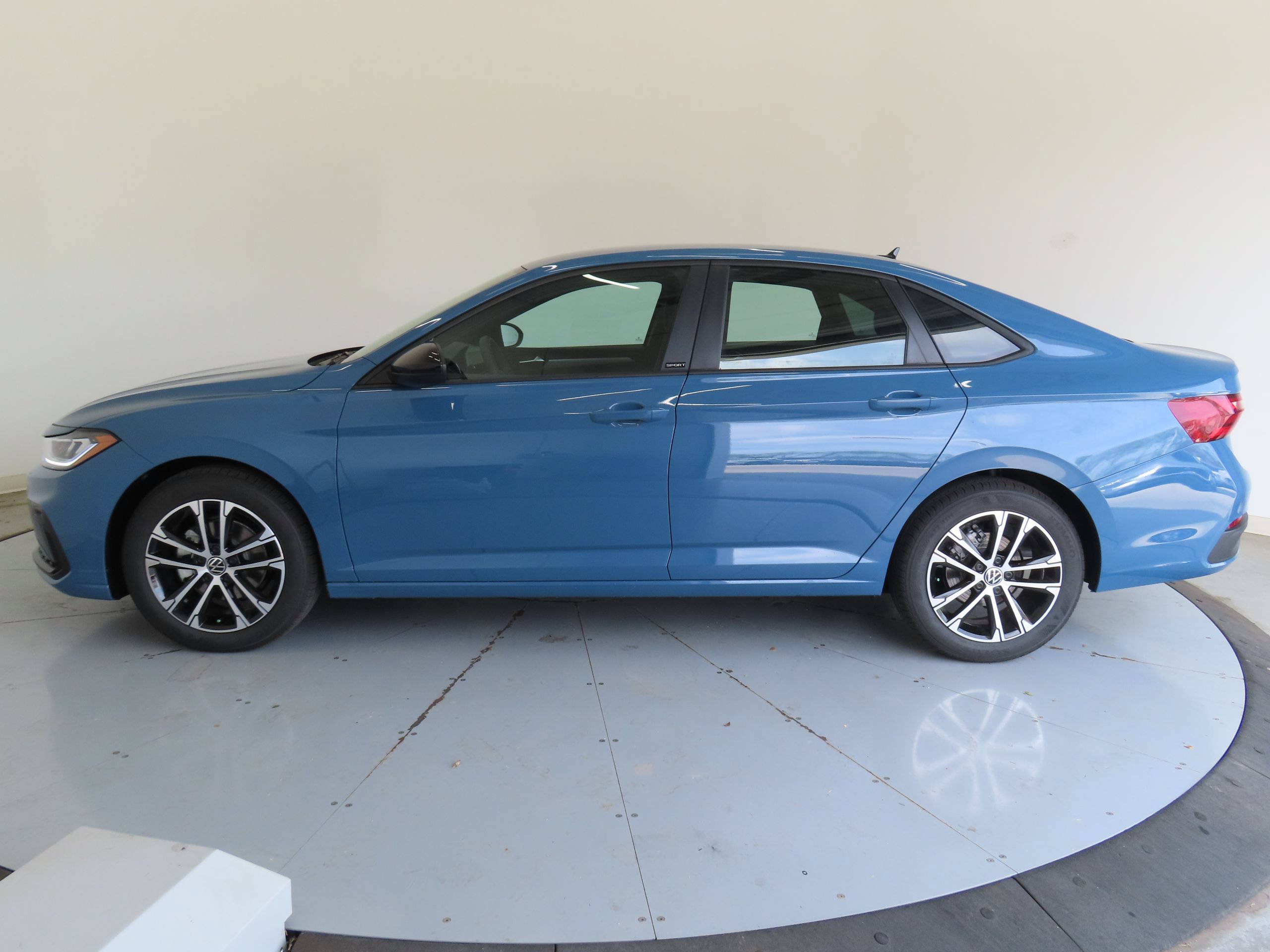 New 2026 Volkswagen Jetta Sport FWD image 7