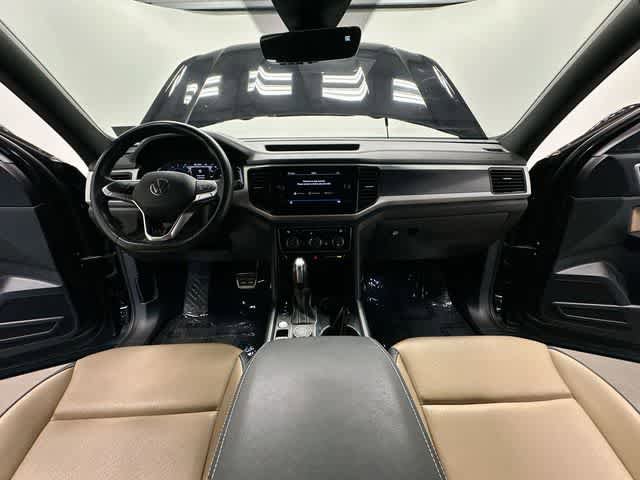 Used 2023 Volkswagen Atlas Cross Sport SEL R-Line AWD/4WD image 21