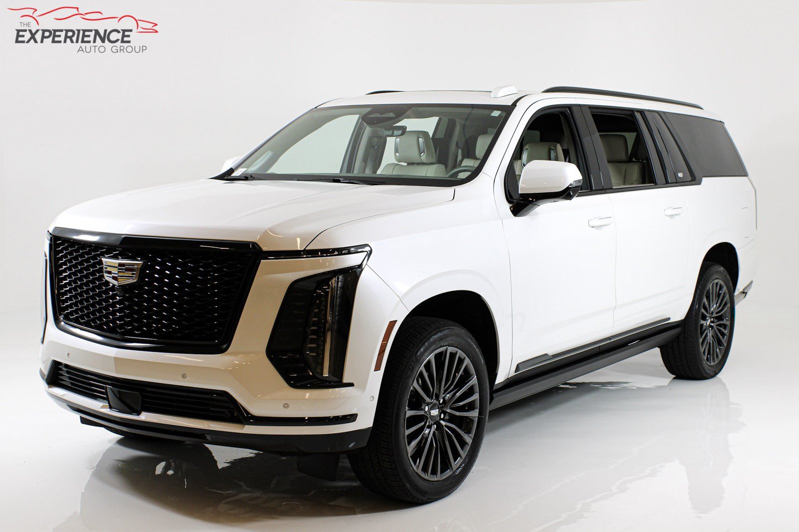 Used 2025 Cadillac Escalade ESV Sport Platinum RWD image 1