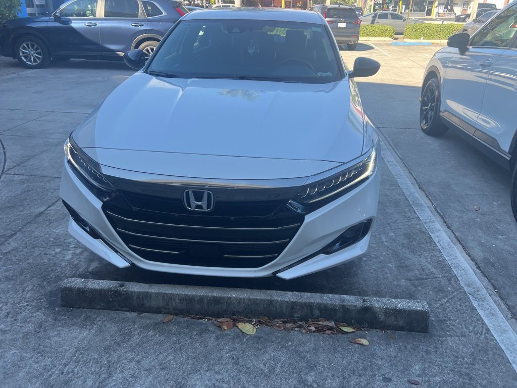Used 2022 Honda Accord Sport image 2