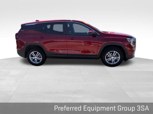 Used 2024 GMC Terrain SLE FWD image 15
