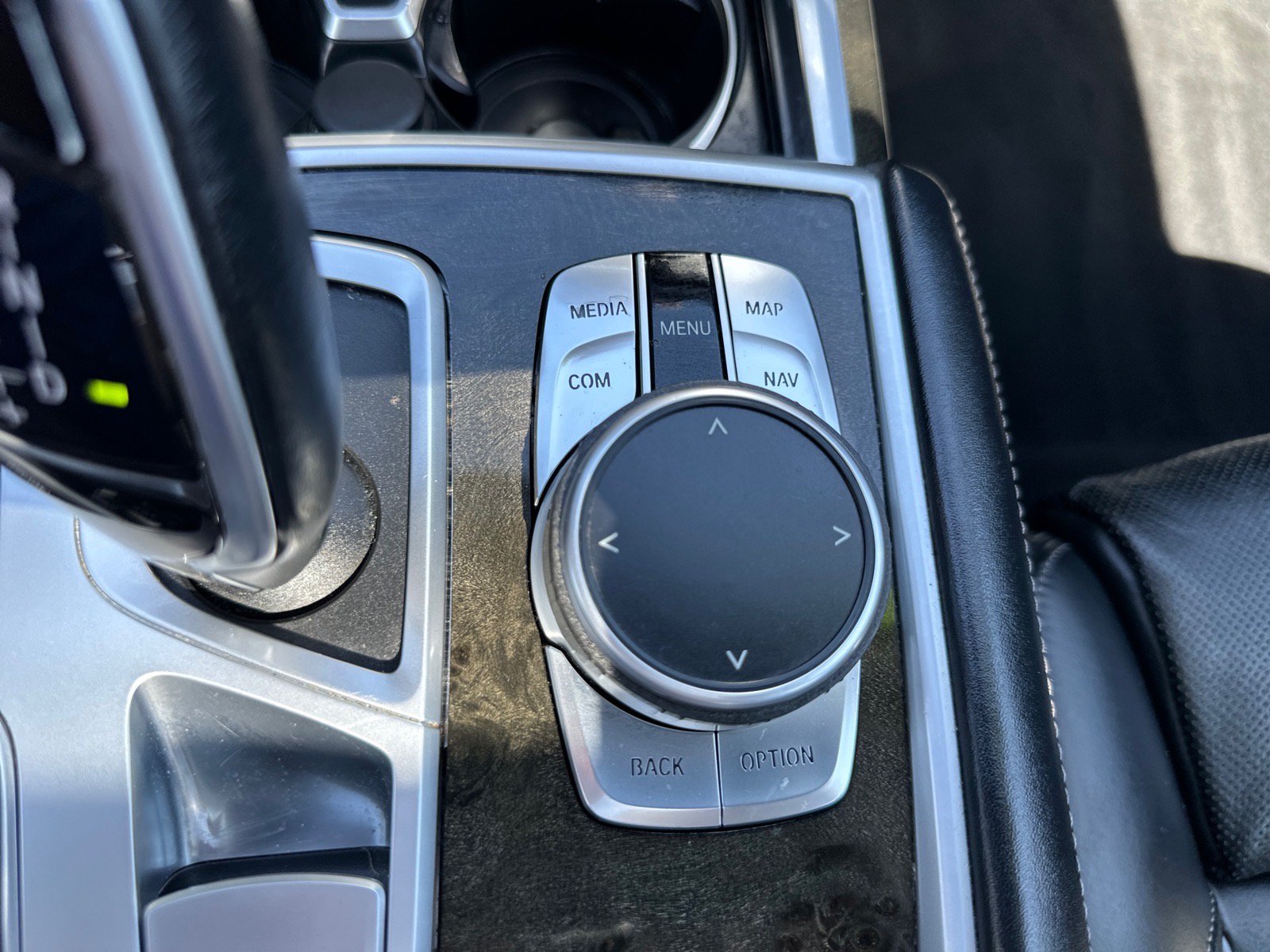 Used 2020 BMW 745e xDrive AWD/4WD image 41