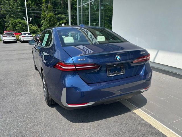 Used 2026 BMW 530i xDrive w/ Premium Package image 8