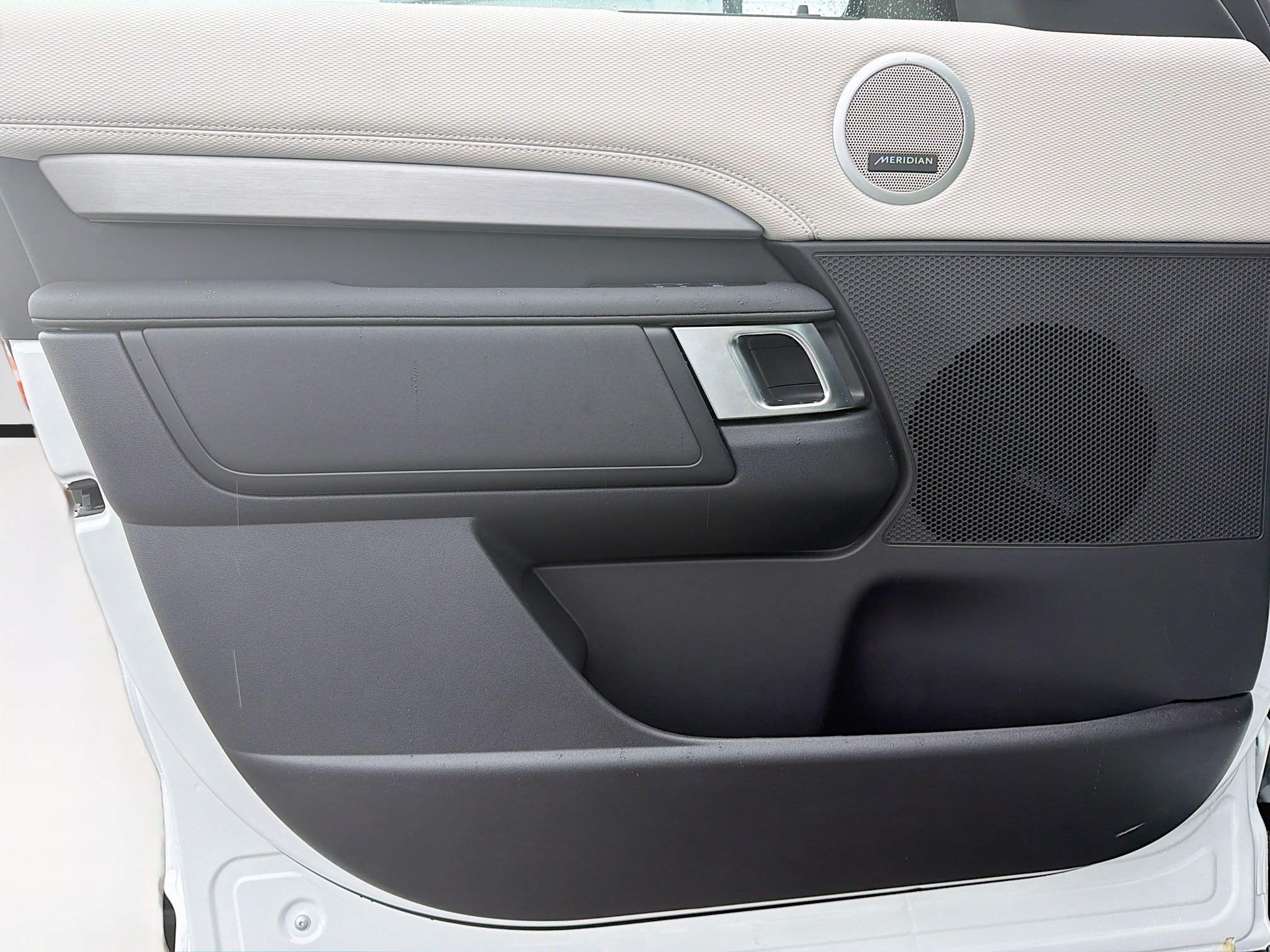 New 2026 Land Rover Discovery Limited Edition AWD/4WD image 23