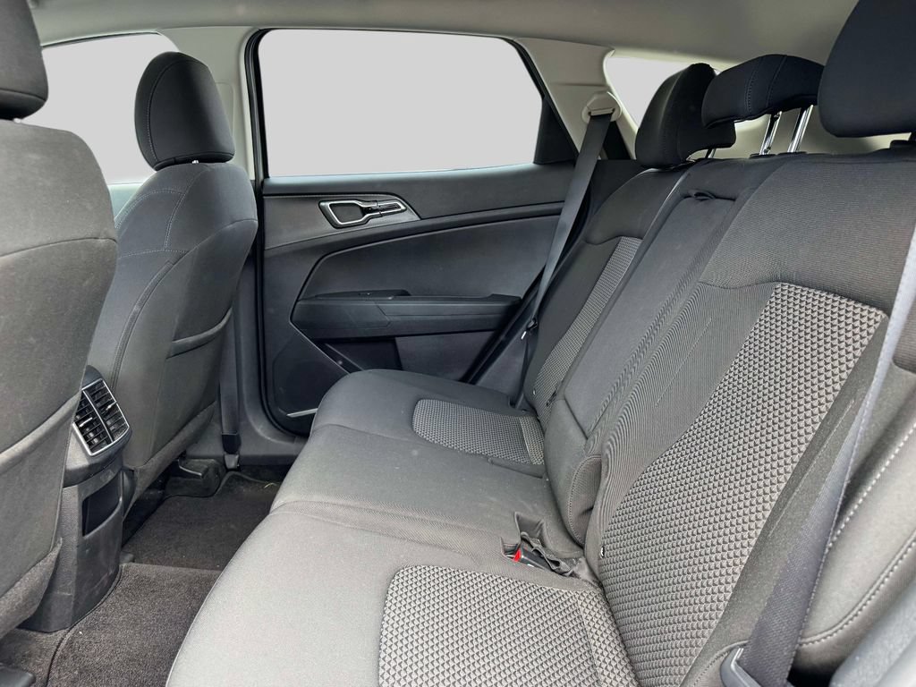 Used 2023 Kia Sportage LX AWD/4WD image 9