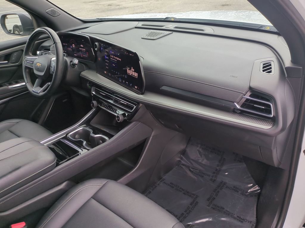 Used 2024 Chevrolet Traverse LT w/ Enhanced Driving Package image 34