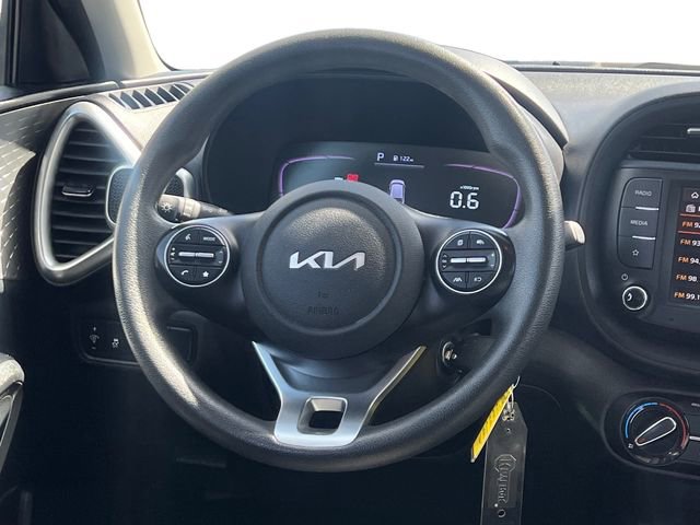 Used 2023 Kia Soul LX w/ LX Technology Package image 15