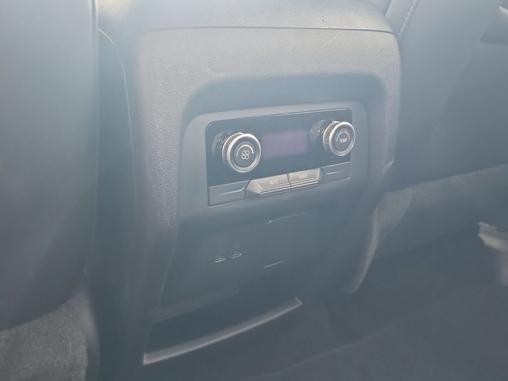Certified 2025 Buick Enclave Preferred FWD image 21