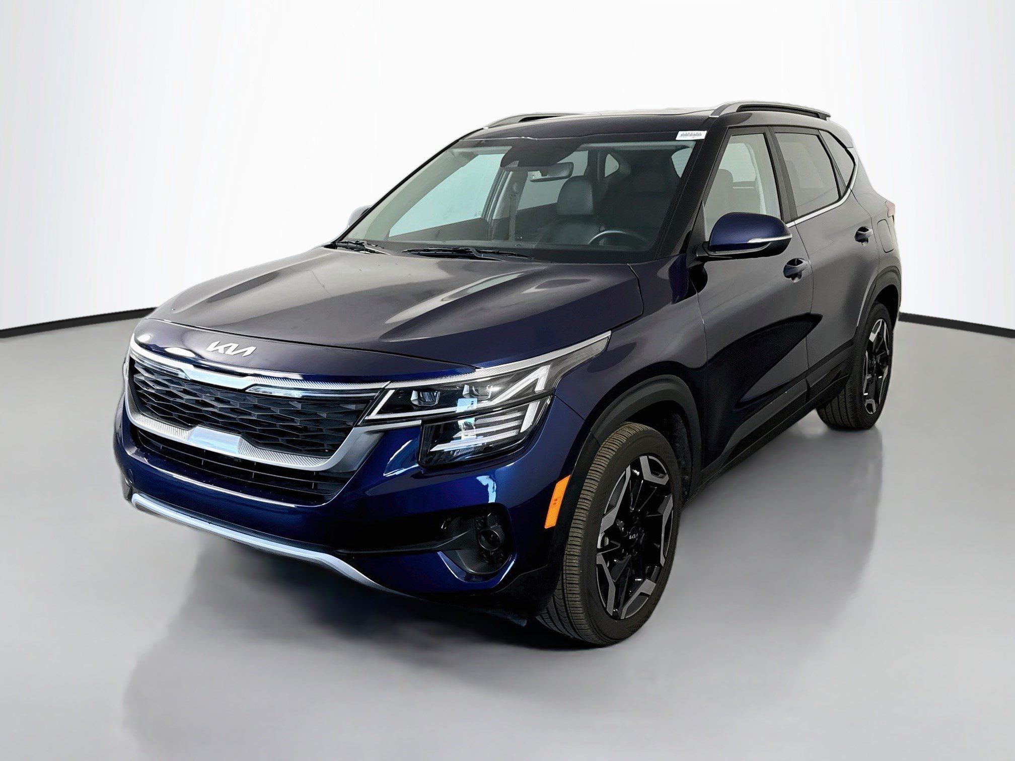 Used 2024 Kia Seltos SX w/ SX Sunroof Package AWD/4WD image 4