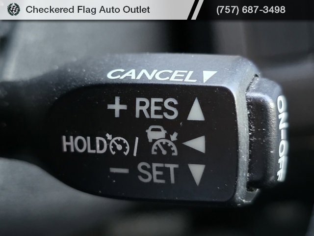 Used 2018 Toyota RAV4 SE image 30