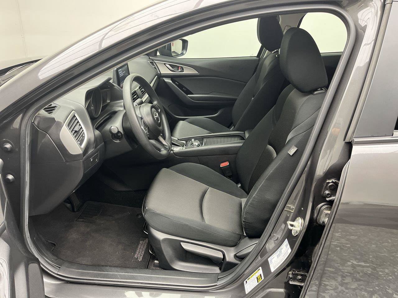 Used 2017 MAZDA MAZDA3 Sport FWD image 3