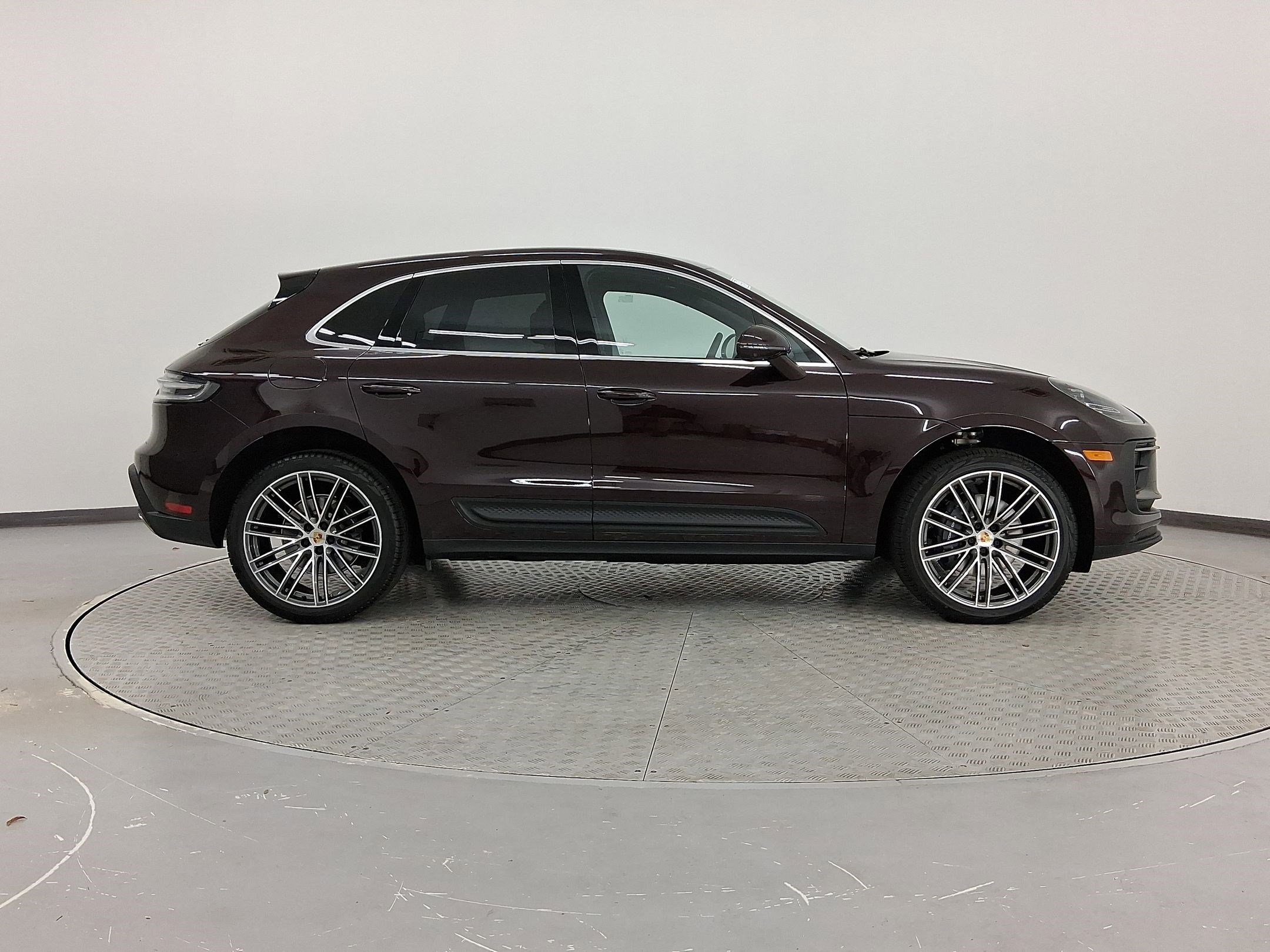 Used 2026 Porsche Macan image 8