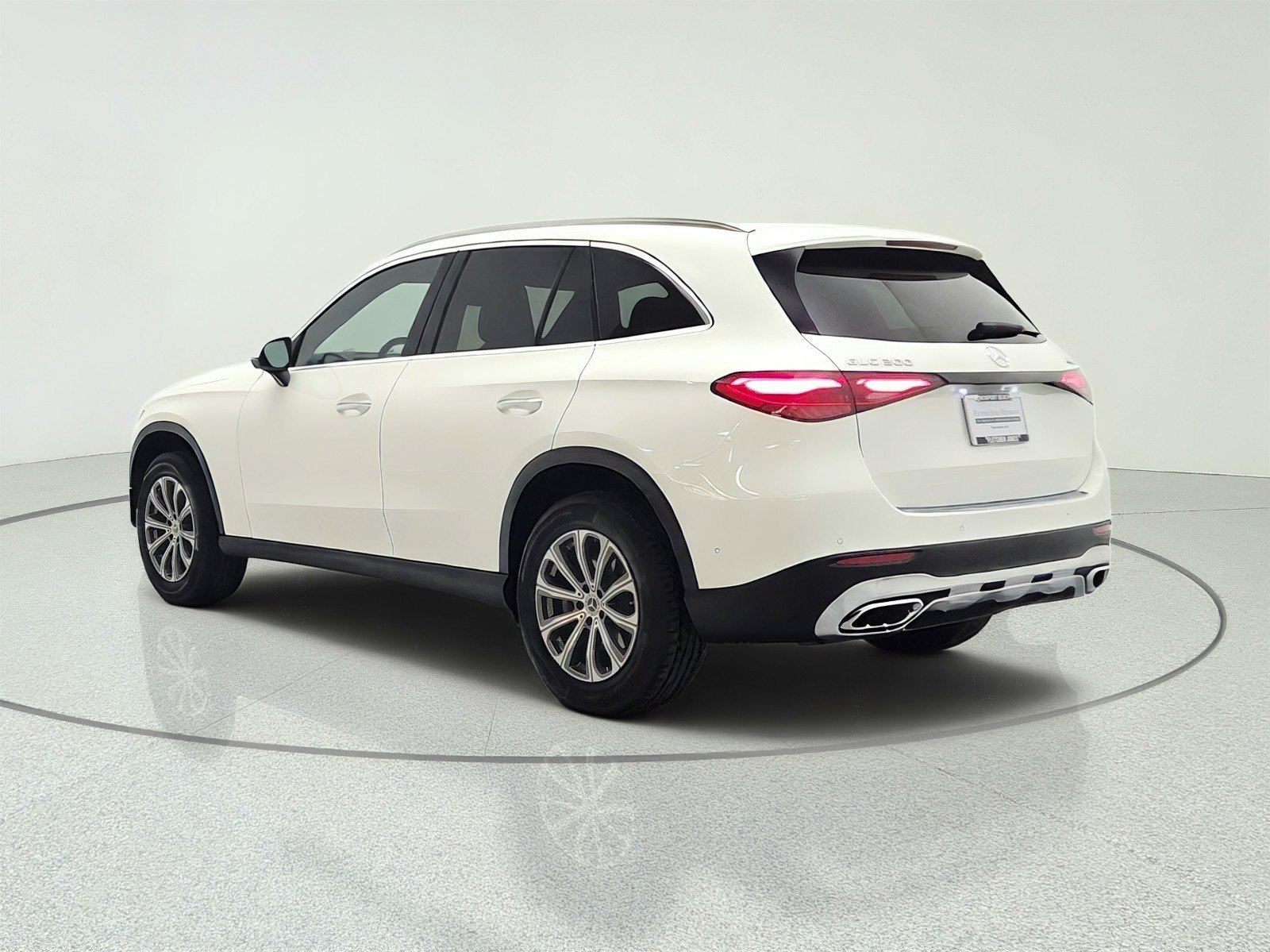 Used 2023 Mercedes-Benz GLC 300 4MATIC image 7