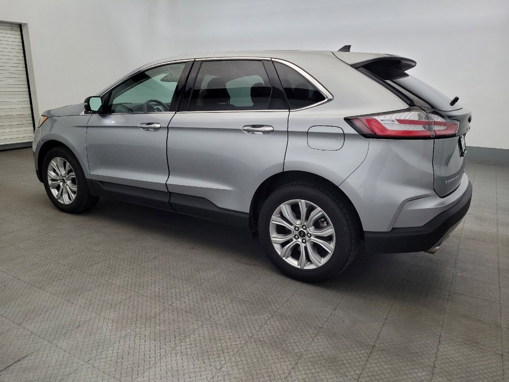 Used 2024 Ford Edge Titanium image 3
