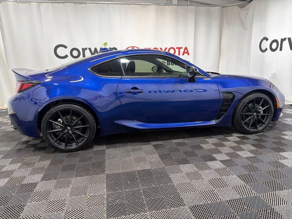 Used 2025 Toyota GR86 Premium RWD image 10