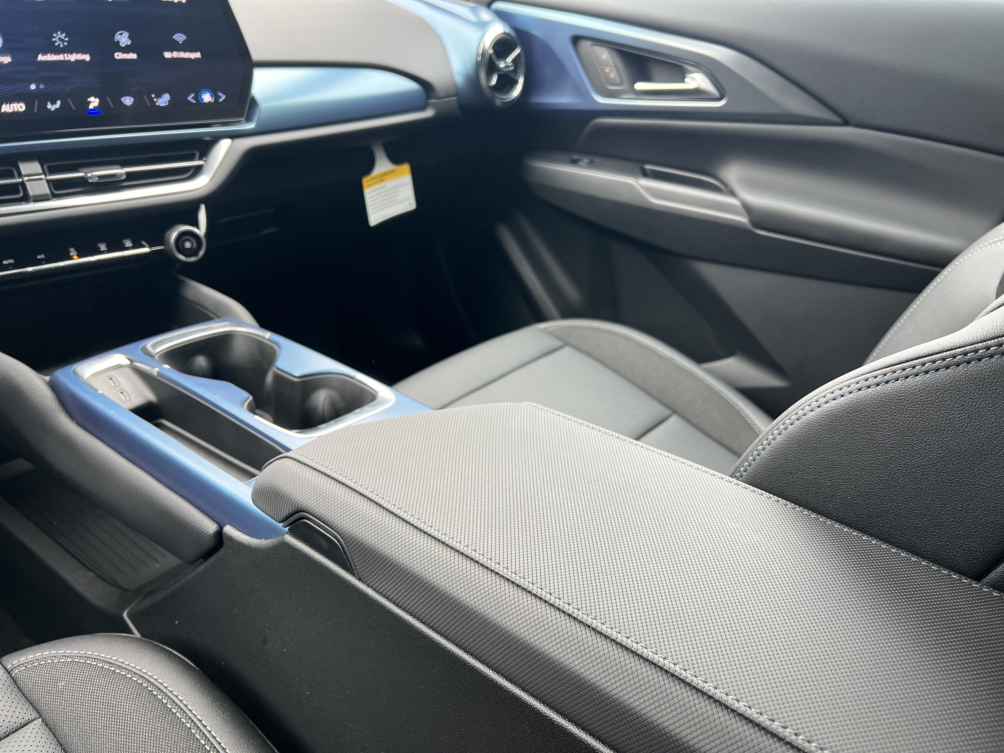 New 2026 Chevrolet Equinox EV LT AWD/4WD image 28
