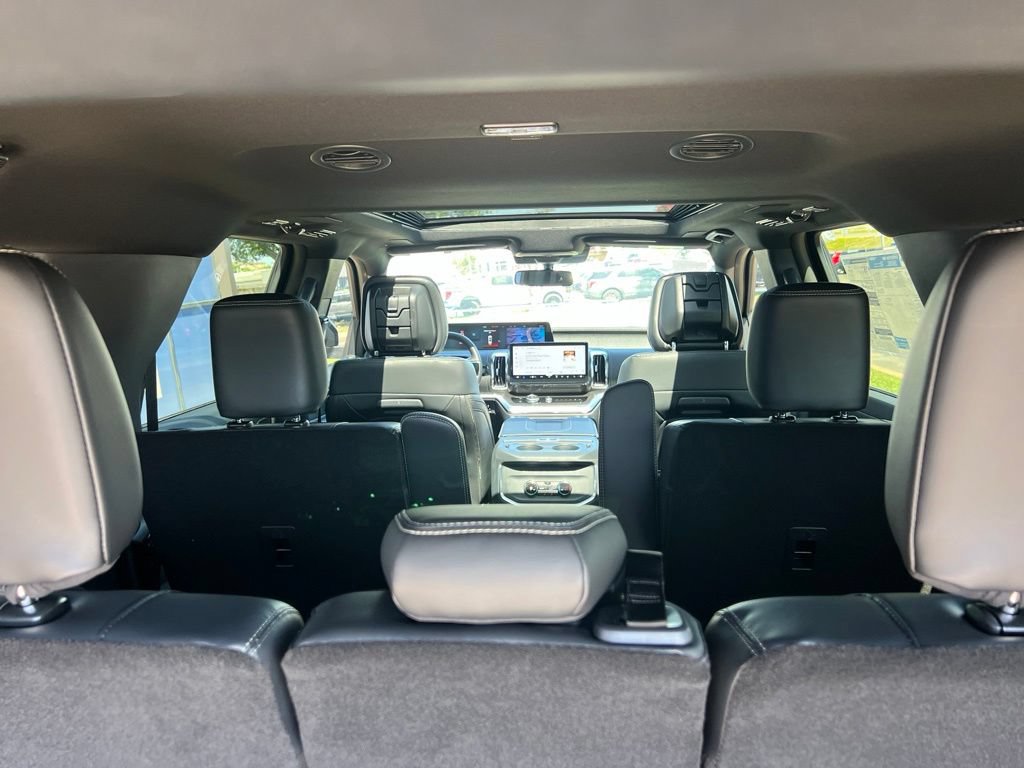New 2027 Ford Expedition Max Platinum w/ Stealth Appearance Package AWD/4WD image 12