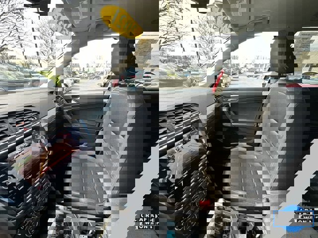 Used 2021 Volkswagen Tiguan SE w/ Panoramic Sunroof Package image 23