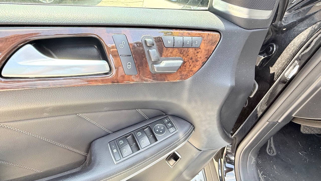 Used 2014 Mercedes-Benz GL 550 4MATIC image 26
