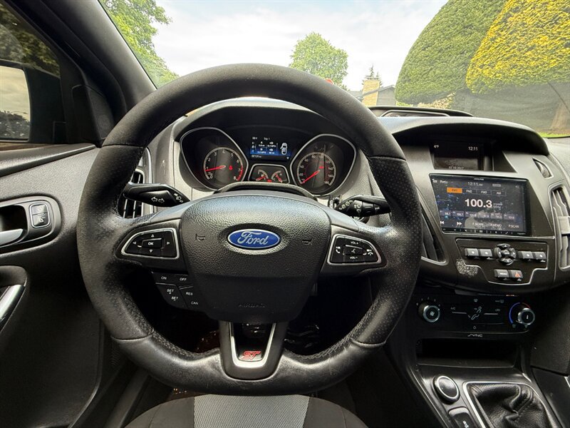 Used 2017 Ford Focus ST FWD image 20